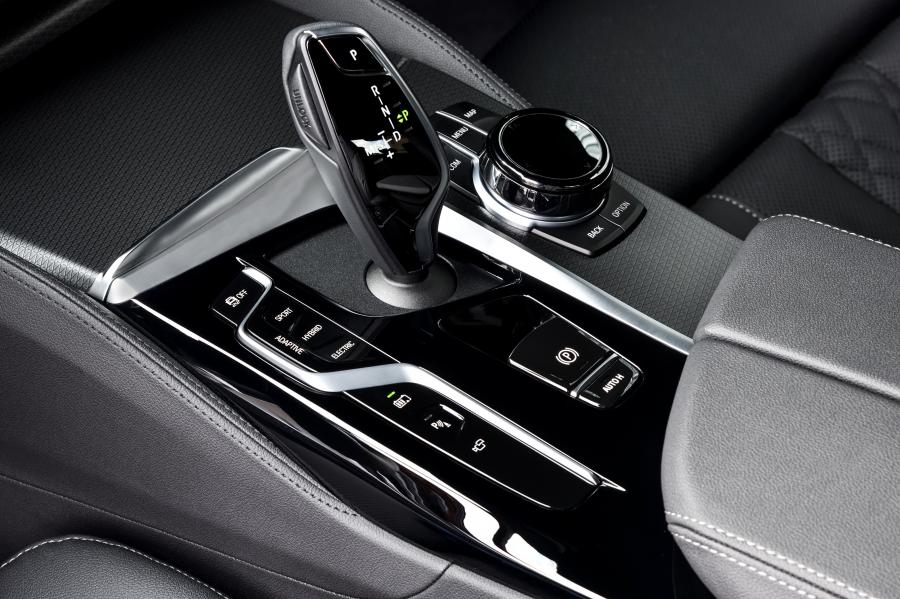  BMW 545e xDrive M Sport 2020 года  (фото 14 из 20)